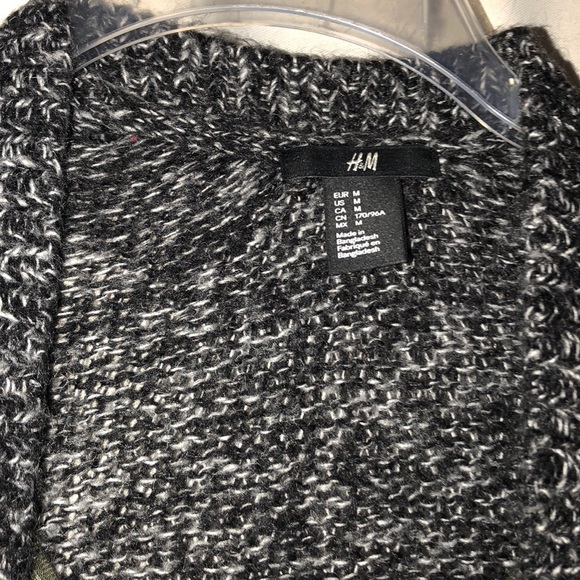 Cardigan - Picture 2 of 4